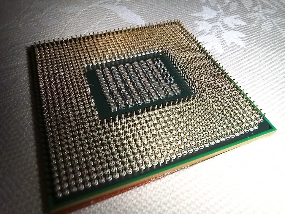 Intel Core i7-2630QM QUAD processore Sandy Bridge 2Ghz 6Mb portatile socket G2 - Immagine 2 di 4