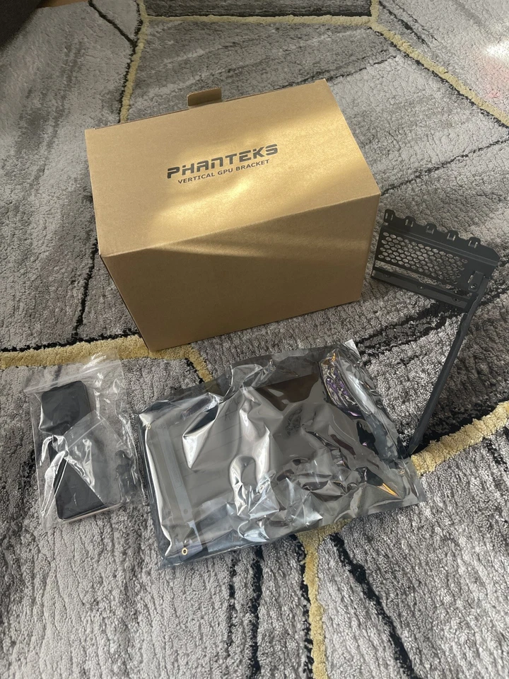 Phanteks Vertrical GPU Bracket - Image 4 of 4