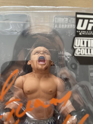 UFC Signed Chuck Liddell Autograph Ultimate Collector Action Figure - Picture 2 of 3