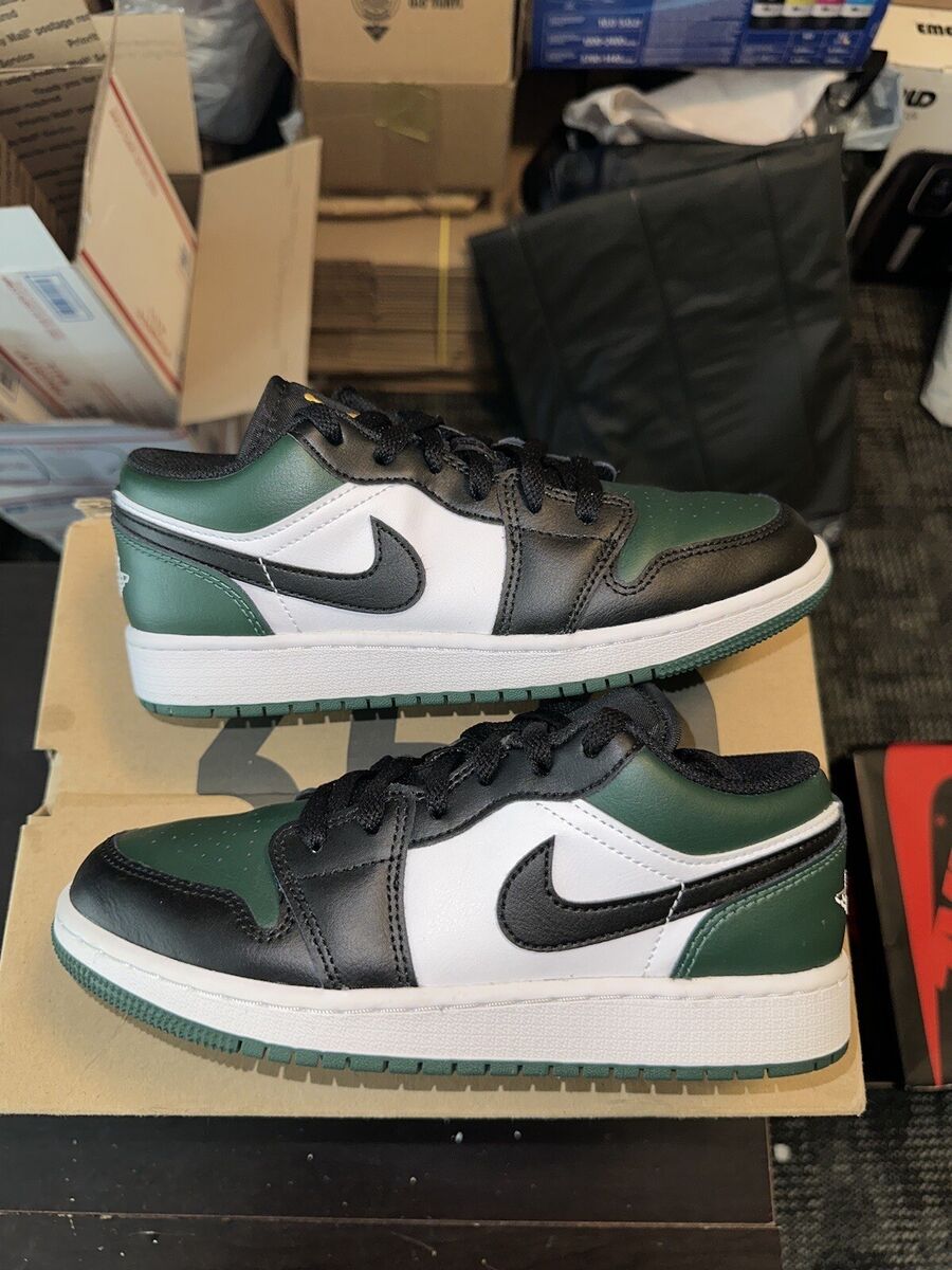 Size 4Y - Nike Air Jordan 1 Low GS Green Toe Black 553560 Size 4Y - Nike Air Jordan 1 Low GS Green Toe Black 553560