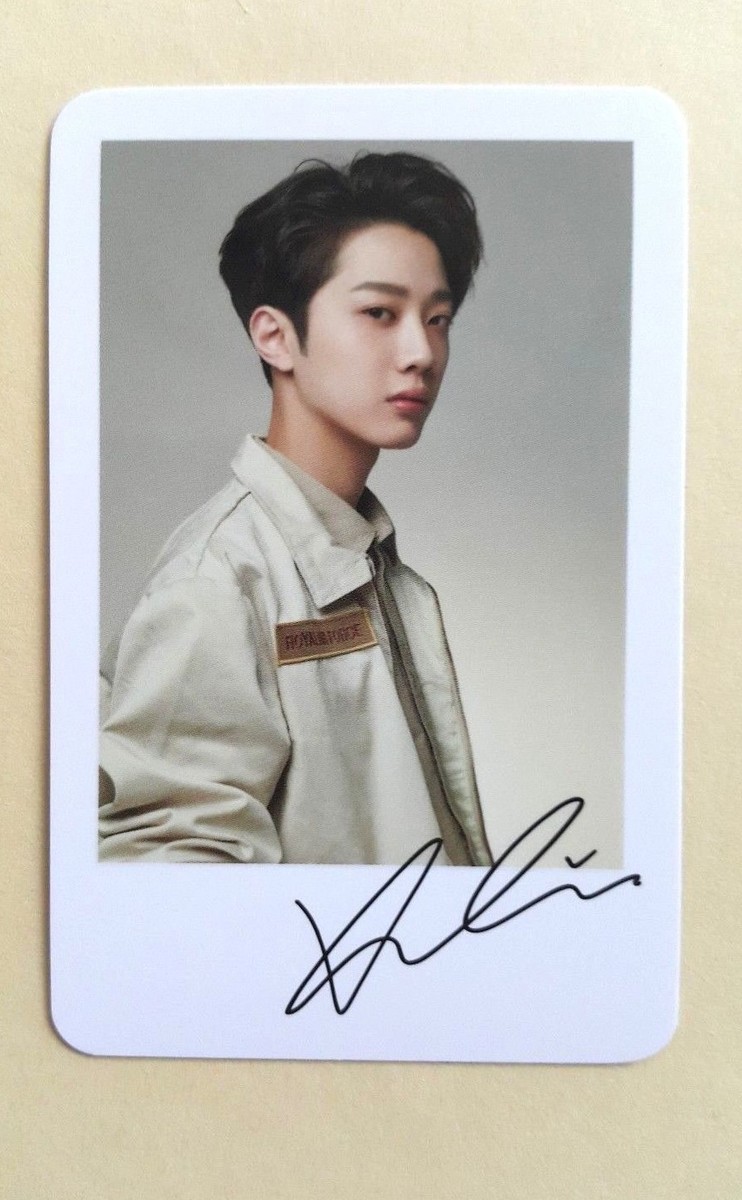WANNA ONE World Tour : THE WORLD Official MD Polaroid Photocard