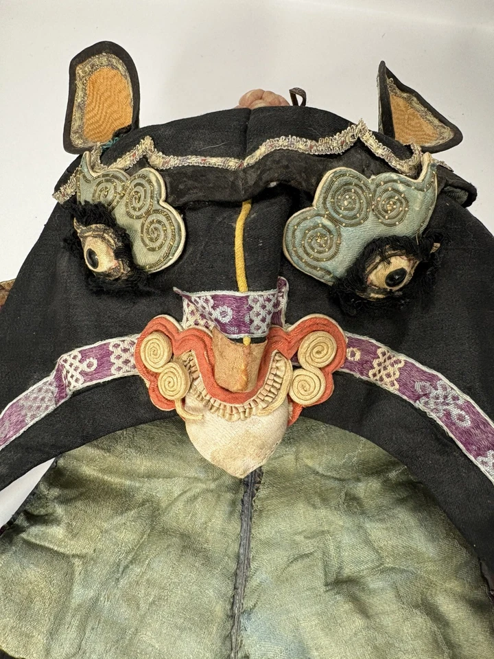 Antiguo sombrero chino hecho a mano bordado seda niño tigre rata dinastía Qing Foto 3 de 4