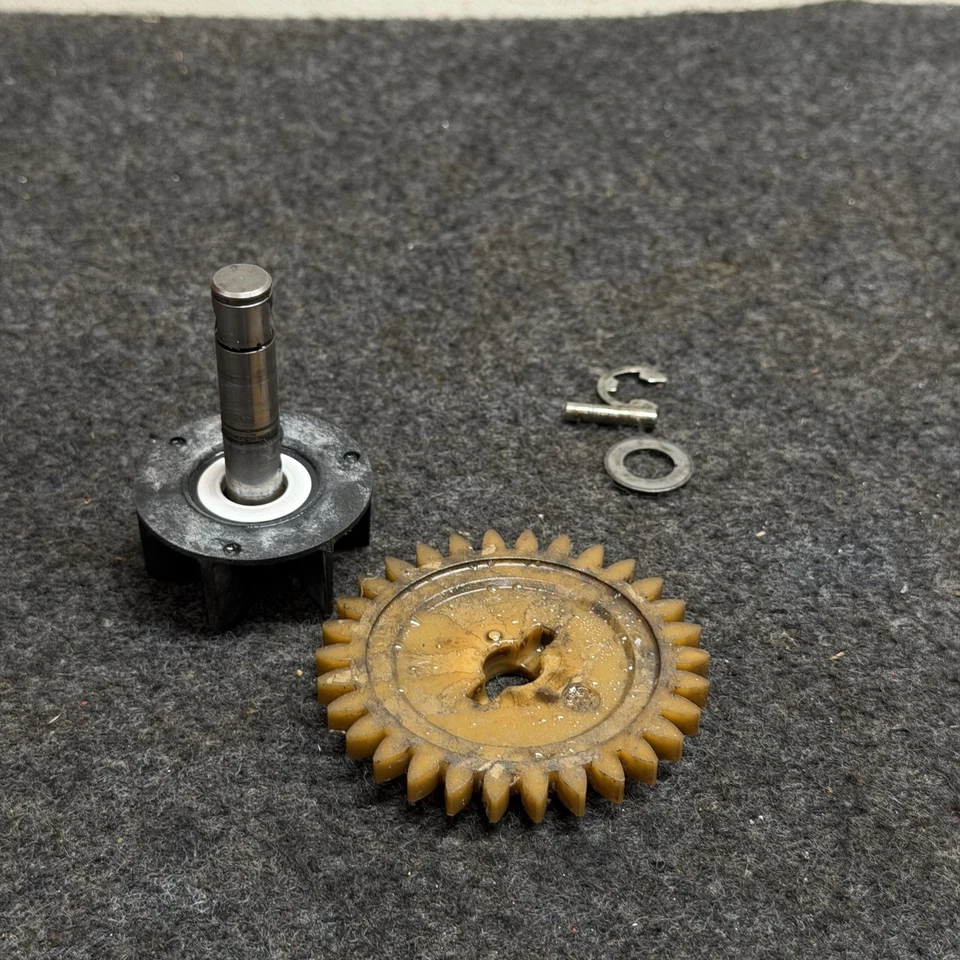 00-23 Suzuki DRZ400S OEM BOMBA DE AGUA EJE IMPULSOR TRANSMISIÓN ENGRANAJE PASADOR REFRIGERANTE Foto 2 de 3