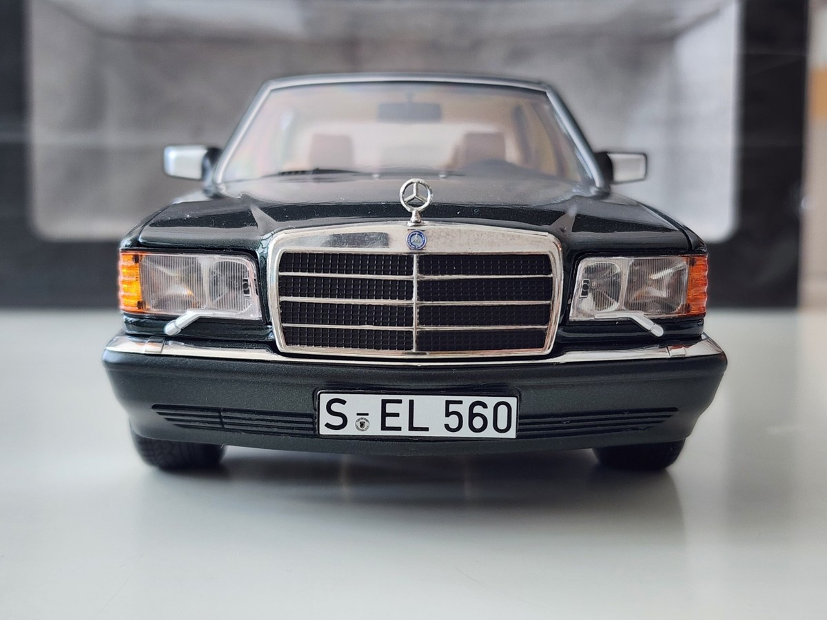 1:18 Norev Mercedes Benz W126 560SEL Spruce Green Dealer Edirion