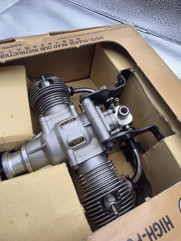 Motor de avión radiocontrol SAITO FA-60T .60 pulgadas cúbicas 10,0 cc opuesto doble anillo 4 tiempos Foto 2 de 4