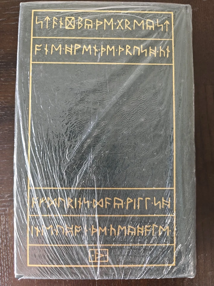 Brand New J.R.R. Tolkien THE TWO TOWERS Easton Press. 22k Gold detailed pages - Image 2 of 4