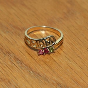 Authentic Gorgeous Gold Plated MOM Mother Ring w/ Genuine Topaz Gems ~ Size 6.75 🔥