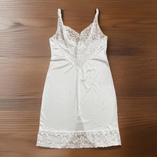 Vintage VANITY FAIR Women  s Full Slip Sz 36 White Satin Nylon w/Lace 1970s