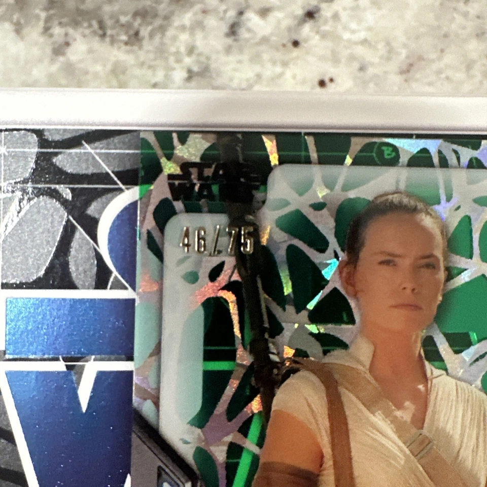 2023 TOPPS HIGH TEK STAR WARS GREEN WEB REY GREEN 46/75 - Image 2 of 3