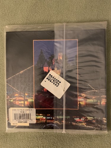 Disneyland Resort: A Pictorial Souvenir Book 128 Pages 2002 BRAND NEW - Picture 6 of 6