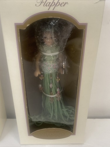 3 DG Creations Porzellan Sammler Ornament Klappe - Bild 3 von 9