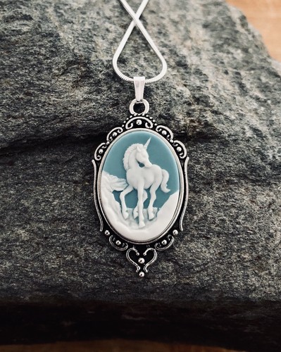 Blue Unicorn Cameo Necklace, Unique Vintage Pendant .925 Sterling Silver Chain - Picture 4 of 5