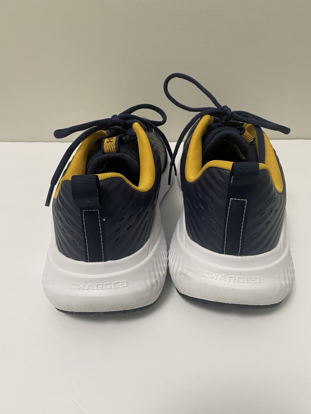 Under Armour Men's Charged Commit Trainer  Size 1… - image 4