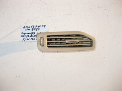 Mercedes-Benz A1668301054 8N84 Air deflector in the right  