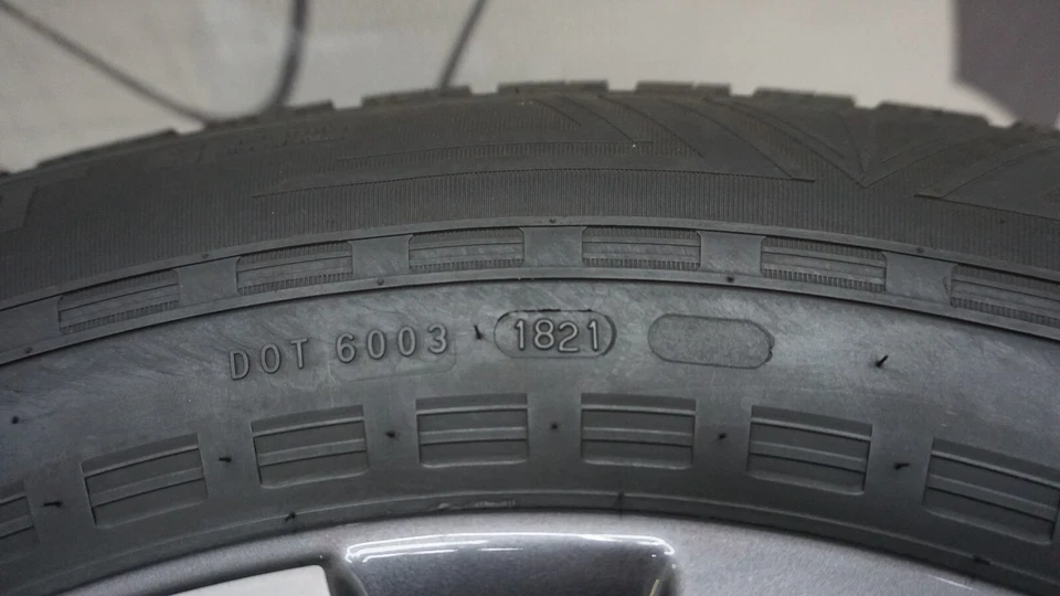 18 Zoll Jeep Wrangler Ganzjahresräder 6SV84TRMAA Satz Alufelgen Winter 255 70 18 - Bild 4 von 4