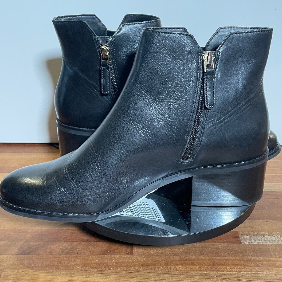 Cole Haan Women display picture 3