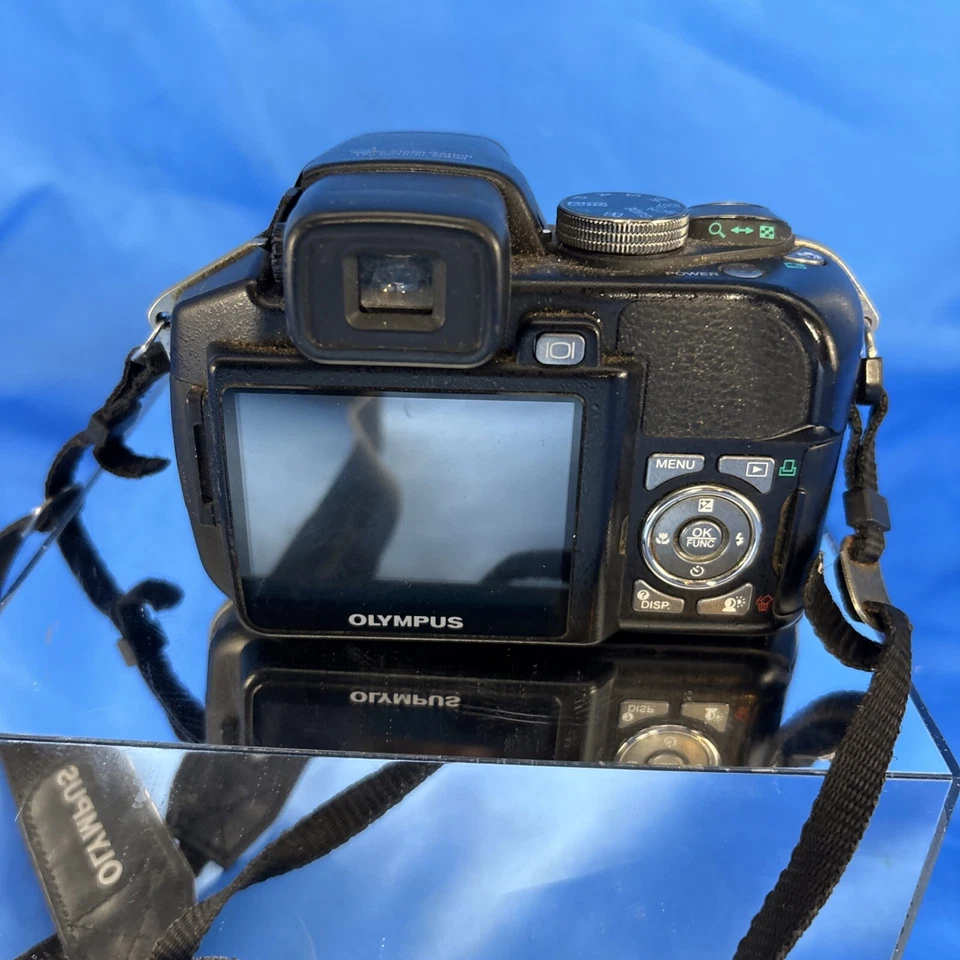 Olympus SP-560UZ 8.0MP Digital Camera 18x Optical Zoom Not Working For Parts - Image 3 of 4