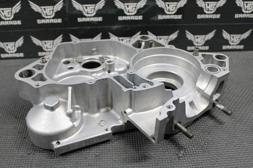 2003 KAWASAKI KX125 OEM RIGHT SIDE ENGINE CRANKCASE CRANK CASE HALF 14001-5403 - Picture 7 of 12