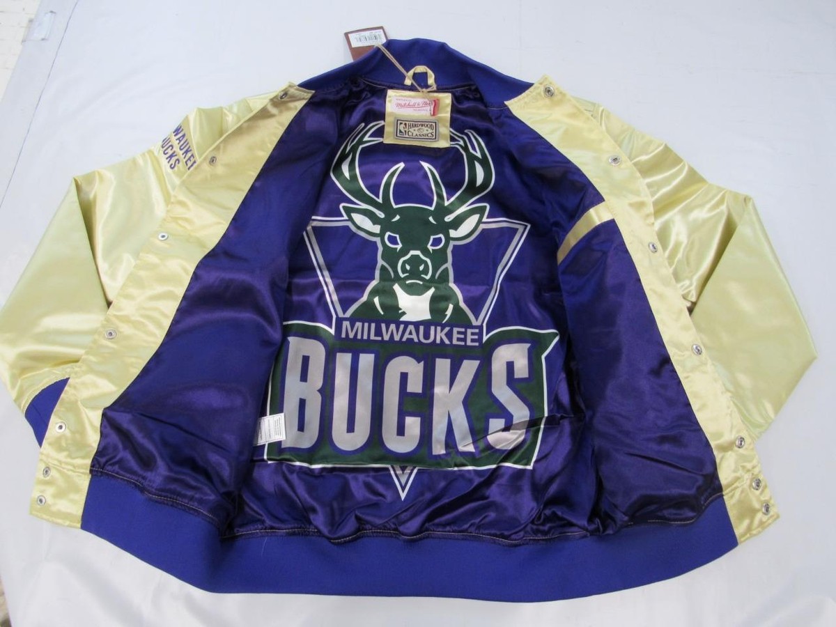 New Milwaukee Bucks Mens Sizes Mitchell & Ness Gold Light Satin