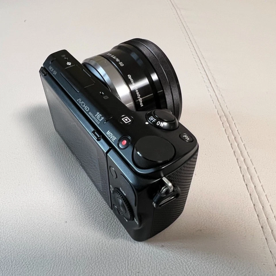 Sony Alpha NEX-5R 16.1 MP Mirrorless Digital Camera with 16-50mm Lens Charger - Image 4 of 4