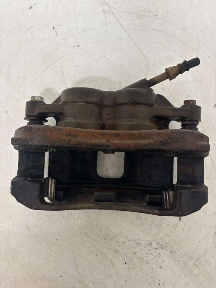 Volkswagen Amarok 2H (2016) Front Right Brake Caliper 2H0615106G - Image 3 of 4