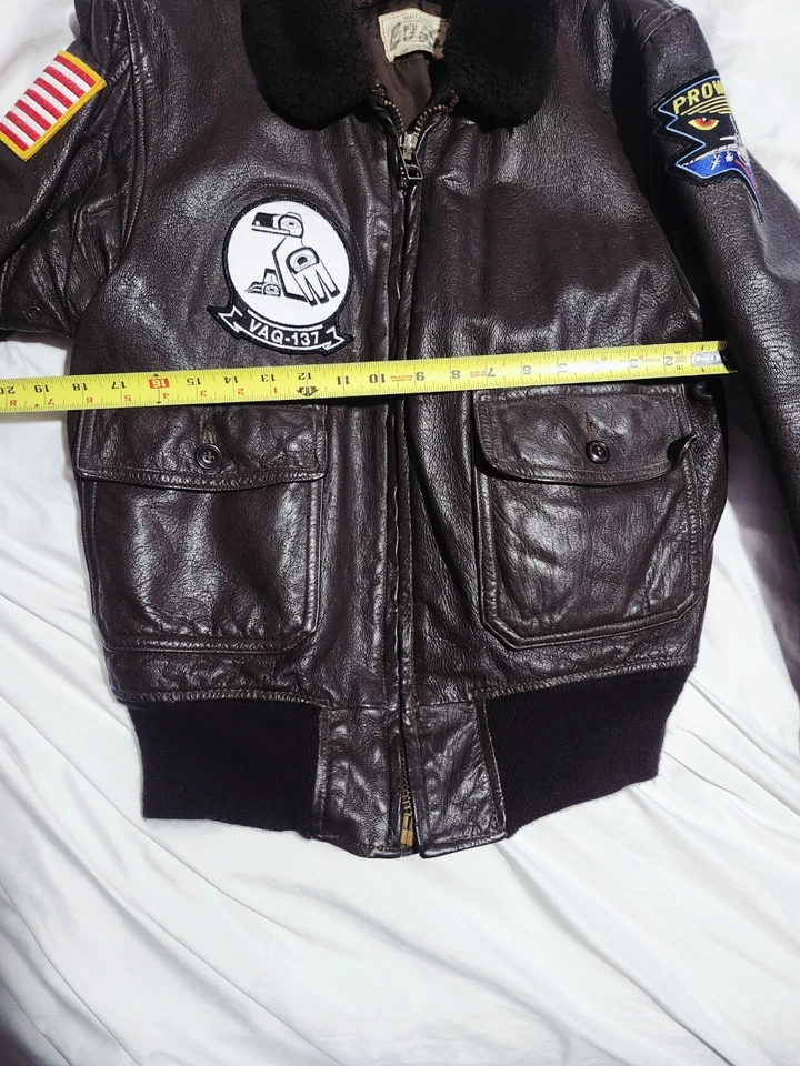 Chaqueta de cuero tipo G-1 intermedio vintage talla 40 parches bombardero USN Foto 2 de 4