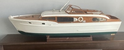 Vintage Chris Craft Boat With Cameron Marine Engine 48 Inch Long