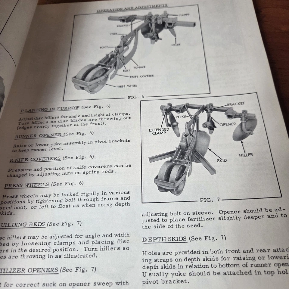 OPERATORS MANUAL & PARTS LIST ALLIS CHALMERS Front Mounted Planter D 10 D12 - Image 4 of 4
