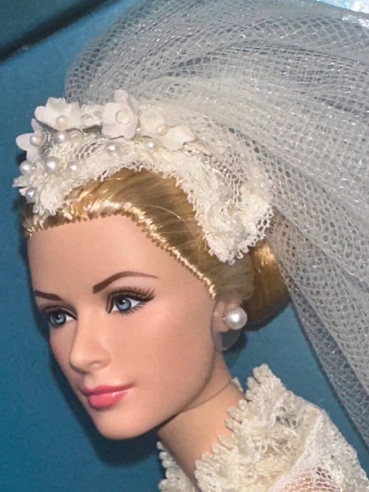 Barbie Collector Gold Label 2011 Mattel “Grace Kelly The Bride” #T7942 *Sin usar, en caja original* Foto 4 de 4