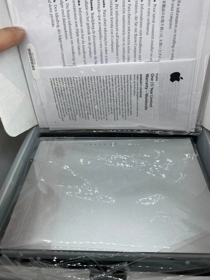 Batería Apple A1057 solo para coleccionistas para PowerBook G4 de 17 pulgadas (M9326G/A) Foto 3 de 3