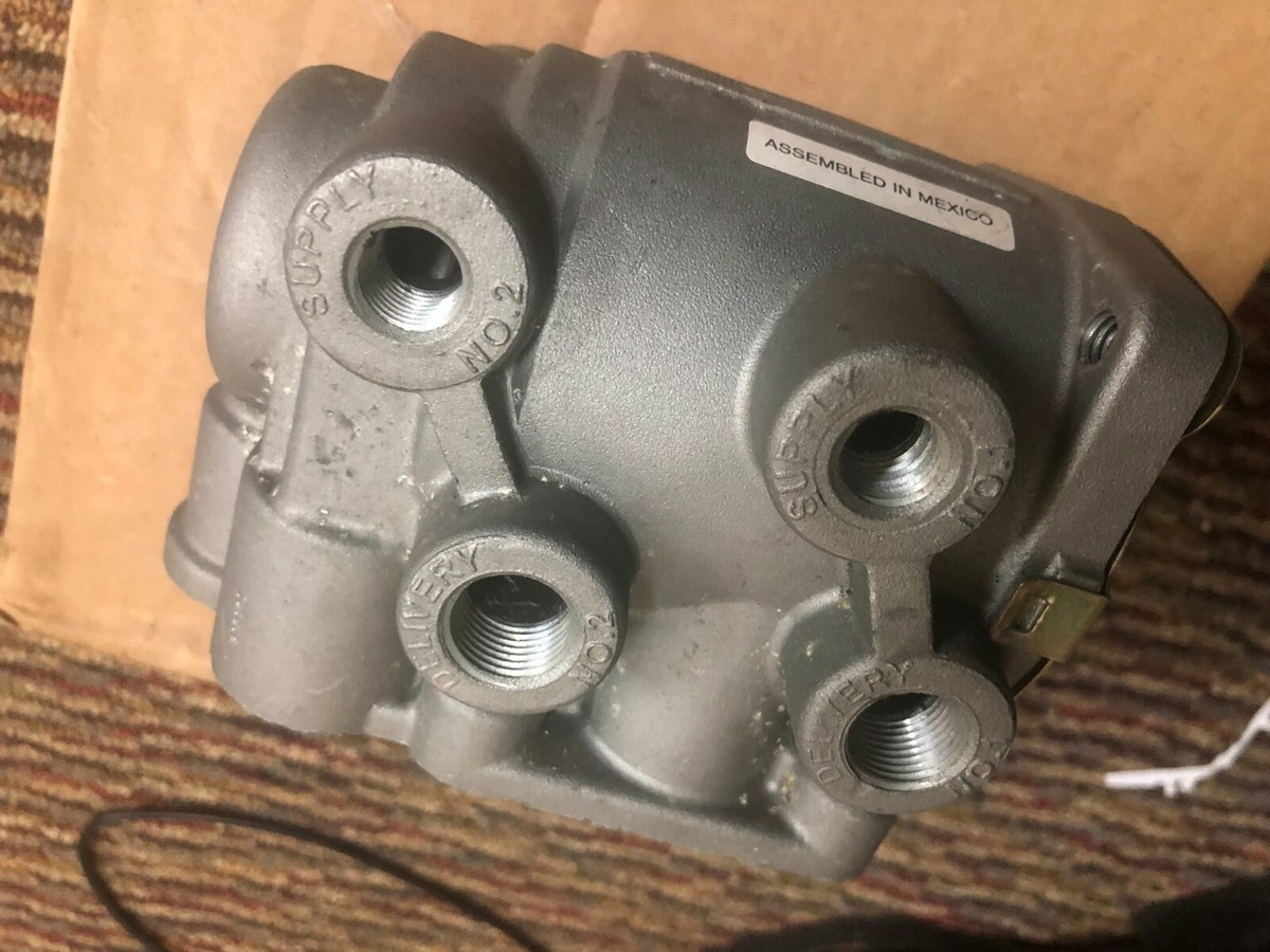 Genuine Bendix BX 101818N T-293977-C Air Brake Check Valve Genuine Bendix BX 101818N T-293977-C Air Brake Check Valve