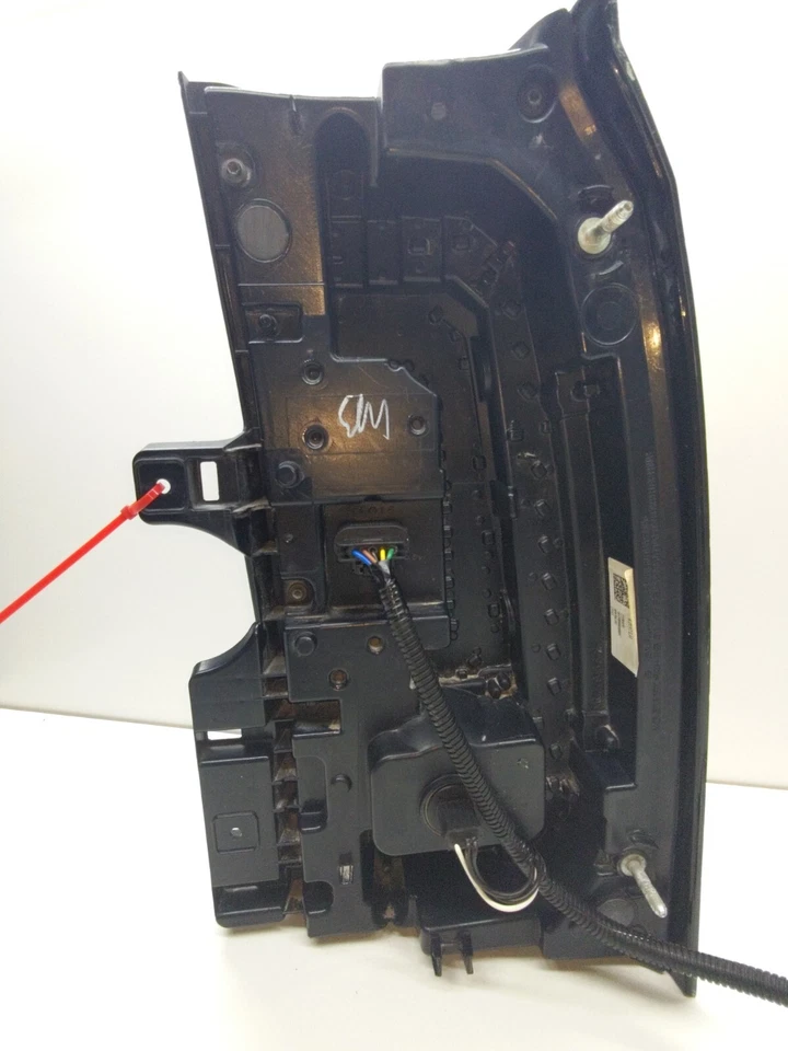 GM 23380459 Tail Light Lamp for GMC Yukon XL 2015-2020 Driver Side OEM - Image 4 of 4