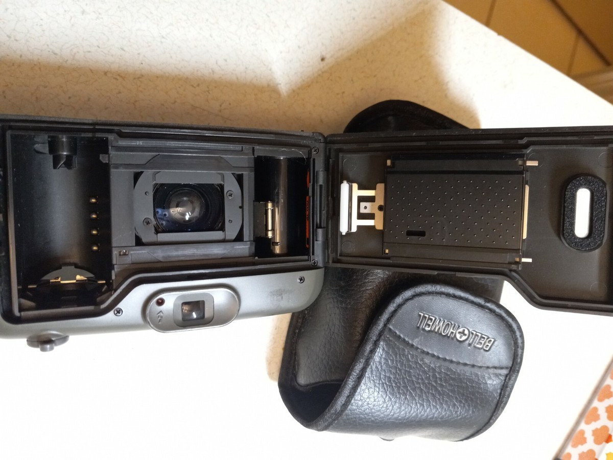 BELL & HOWELL Z-200 AF POWER ZOOM FILM CAMERA WITH STRAP 4.A1