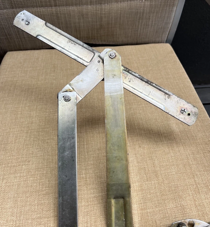 RARO MAZDA ROTATIVO 1971-78 RX3-808 CUPÉ GENUINO LHS REGULADOR VENTANA DELANTERA!! EC! Foto 4 de 4