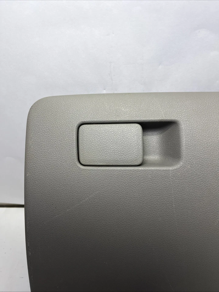 Guantera Hyundai Elantra 2017-2020 OEM 84510-F3000-PAQUETE gris Foto 2 de 4