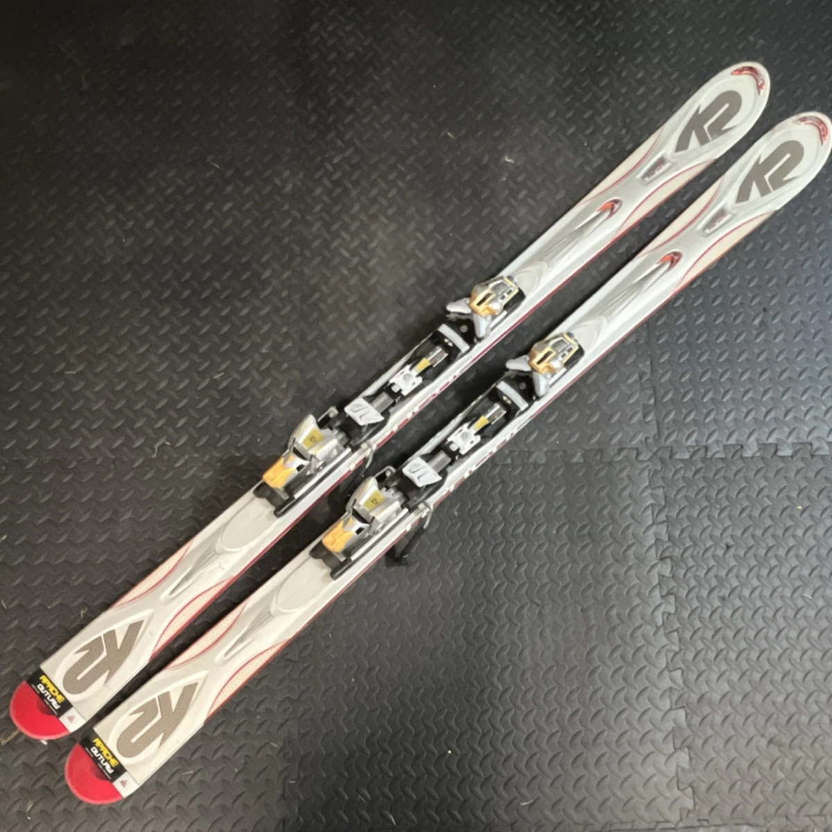 K2 Apache Outlaw Skis 167cm 18m Turn Radius with Atomic Bindings