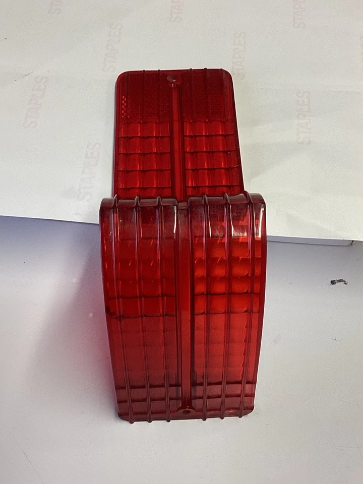 Lente de luz trasera AMC Rambler Classic Ambassador 1965, derecha o derecha, # SAE DBST65 A Foto 2 de 4