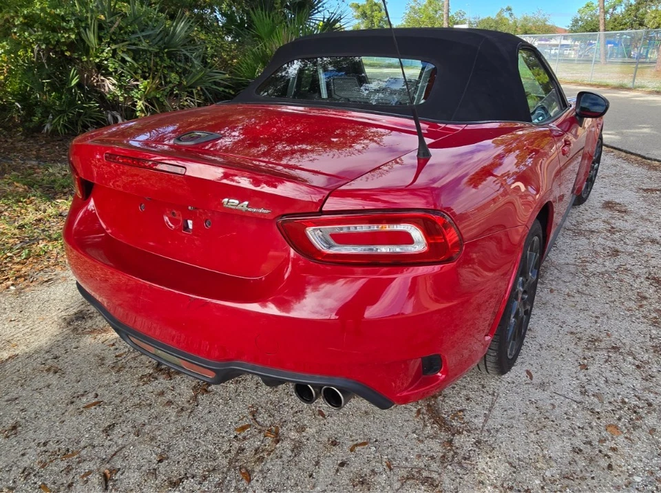 Fiat 124 Spider Abarth 2018 Foto 4 de 4