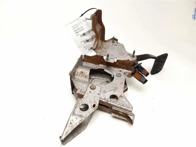 Pedal de freno Nissan Altima 2012 Foto 2 de 4