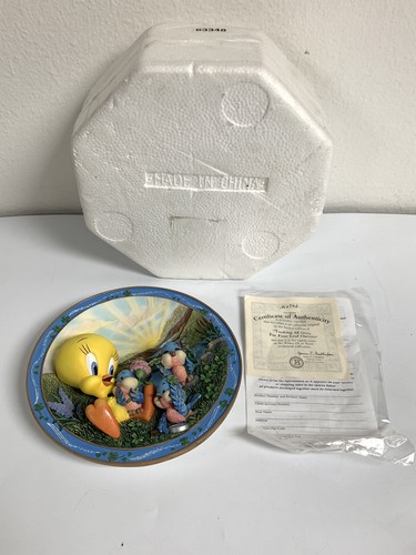 1999 Bradford Exchange "Looking all over for 4 Leaf Clovers" Tweety LE 3D Plate - Picture 1 of 5
