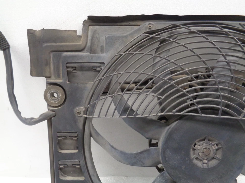 1997-1998 BMW 528i motor auxiliar empurrador de refrigeração ventilador CA FABRICANTE DE EQUIPAMENTO ORIGINAL DK80173 - Imagem 4 de 4