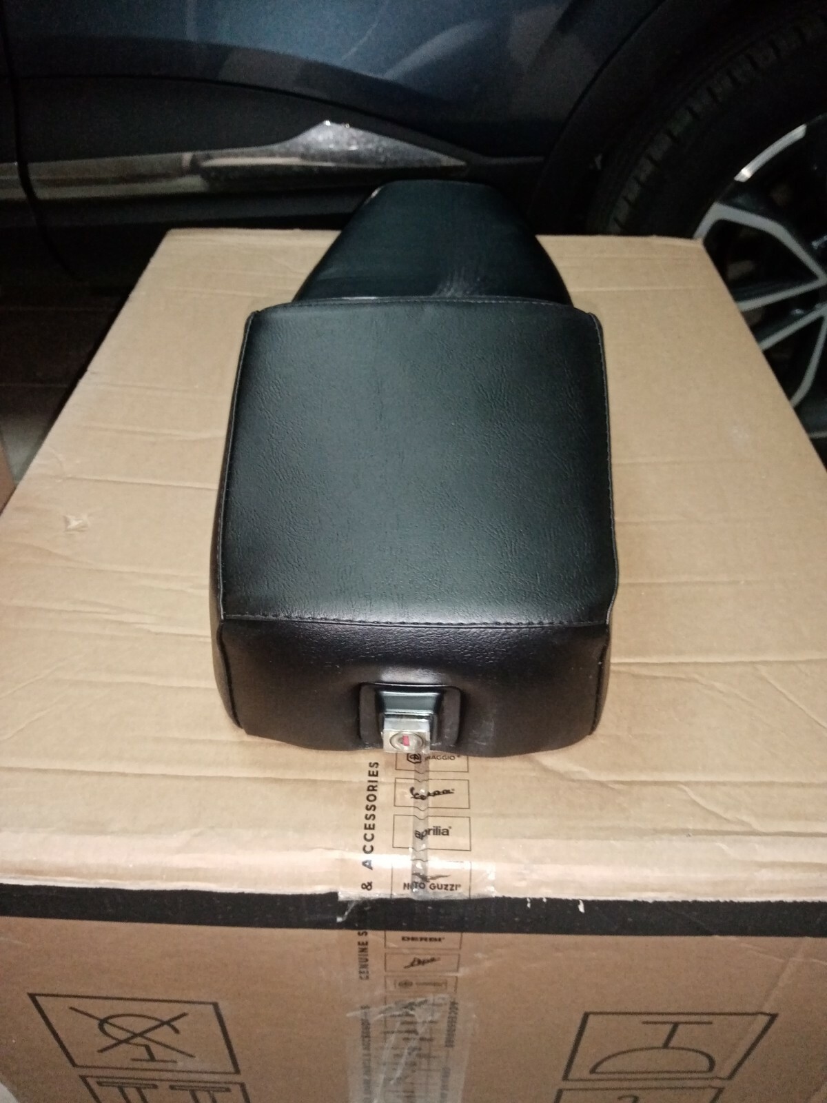 Siodło Piaggio Vespa Pk 50 S Color Black - Kompletne zamknięcie-pokaż oryginalną nazwę 15% ZNIŻKI