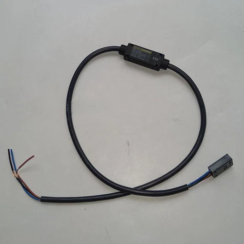 Omron EE-2002 Photoelectric Sensor New One EE2002 Free Shipping - Picture 2 of 4