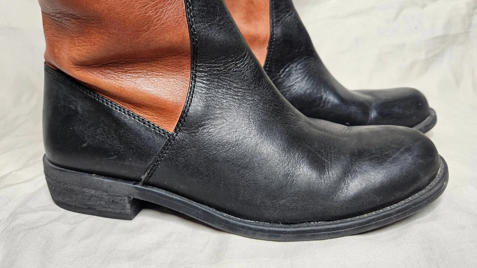 Vince Camuto Kellini Riding Boots Womens 8 Two Tone Black Brown Leather Side Zip - Image 3 of 4