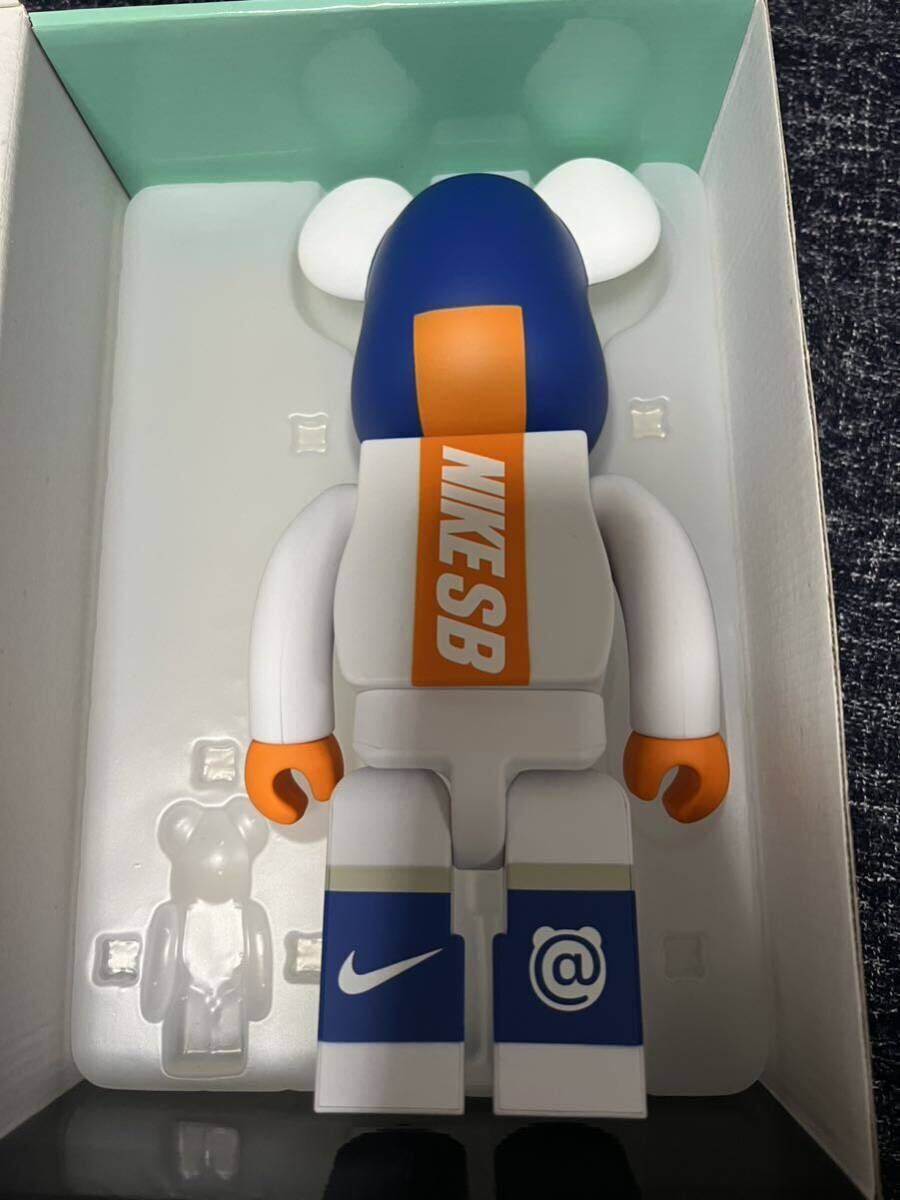 Medicom Toy Bearbrick NIKE SB BE@RBRICK 400% white figure Medicom Toy Bearbrick NIKE SB BE@RBRICK 400% white figure