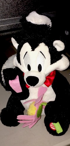 PEPE LEPEW Hallmark Warner Bros. Looney Tunes (Voice box Not Working) - Picture 3 of 9