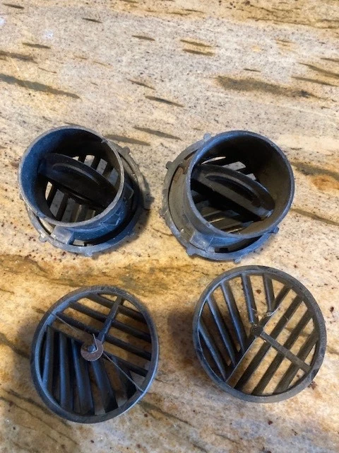 Alfa Romeo Spider S2 • Original Top Dash Defroster Vent Set Foto 2 de 2