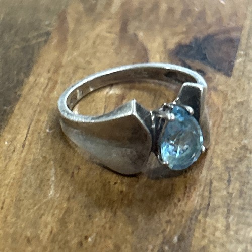 Sterling Silver Blue Teardrop Stone Ring Size 8.25 3.64 Grams