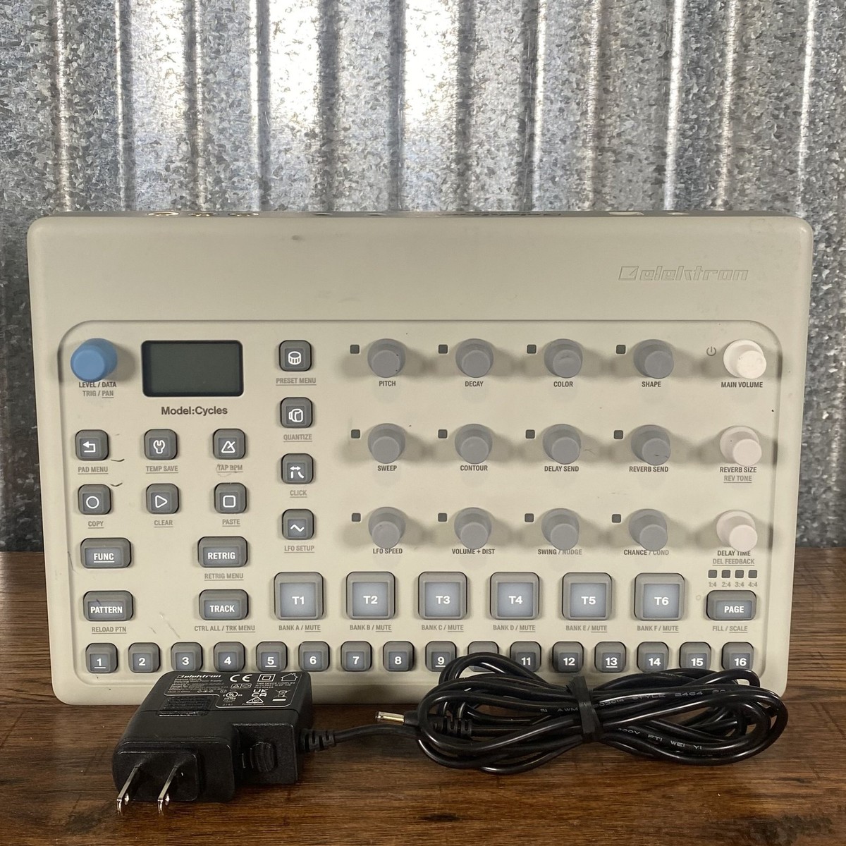 Elektron Model Cycles 6 Track FM Groovebox Synth Drum Machine Used