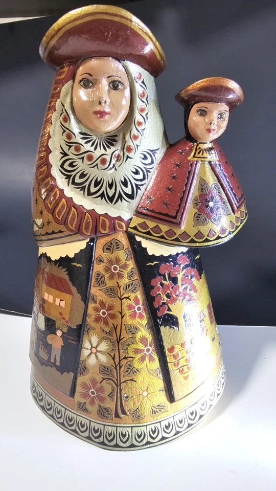 Escultura de arte popular tallada en madera pintada a mano de Madonna & Child Foto 4 de 4